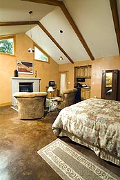 cross-mtn-retreat-st1-liv-n.jpg