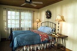 falling-star-bed1.jpg falling-star-bed1.jpg