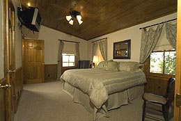 moonrise-retreat-bed1.jpg