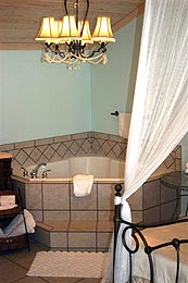sophie-suite-tub.jpg sophie-suite-tub.jpg